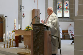 Feier der 1. Heiligen Kommunion in Sankt Crescentius (Foto: Karl-Franz Thiede)